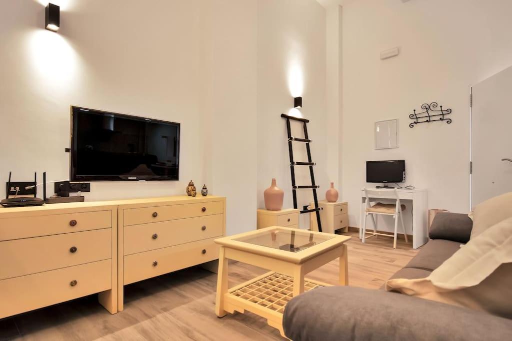 Moderno Loft En El Corazon Historico De Estepona - Casa Pepita 17 Dış mekan fotoğraf